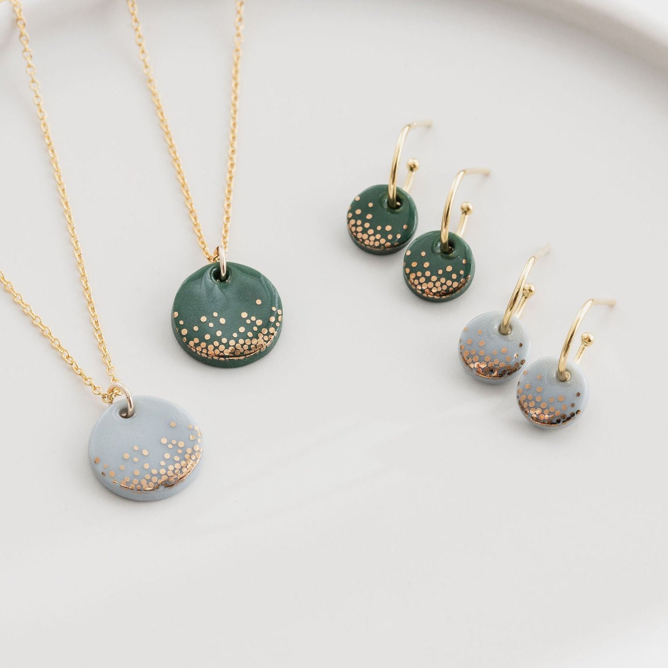 2547_2548_2559_2560_Porcelain_Forest_Mini_Gold_Mist_Earrings_Dove_Mini_Gold_Mist_Earrings_Porcelain_Forest_Mini_Gold_Mist_Necklace_Dove_Mini_Gold_Mist_Necklace_Lifestyle_Websize_2.jpg