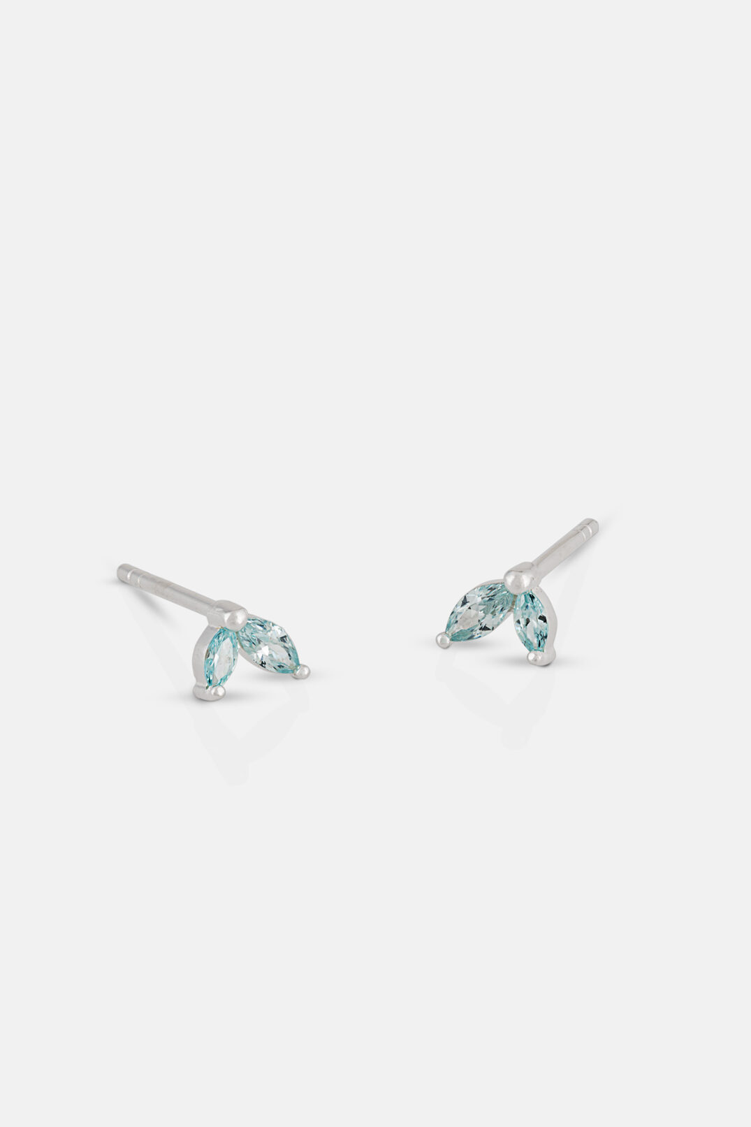2825 Aquamarine Crystal Leaf Silver Studs Product Web Size 1