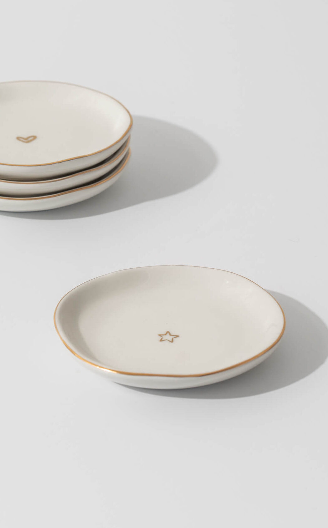 One-and-Eight-AW25-2756 2757 Gold Heart Trinket Dish Gold Star Trinket Dish Lifestyle Web Size 1