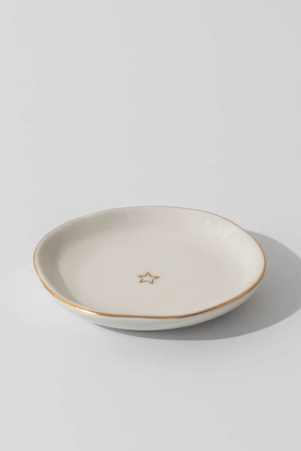 One-and-Eight-AW25-2757 Gold Star Trinket Dish Lifestyle Web Size 1