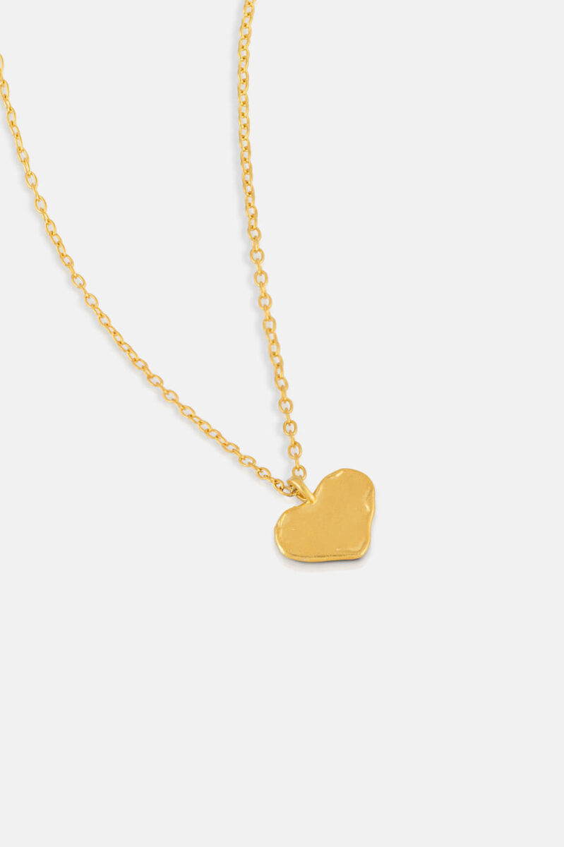 One-and-Eight-SS26-Grey-Ground-Portrait-Images-2899 Gold Belle Heart Necklace Product1