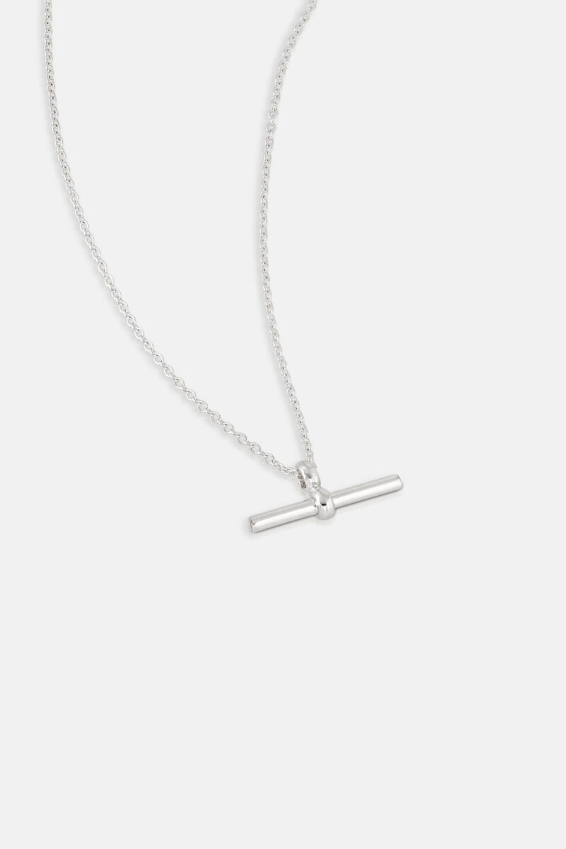 One-and-Eight-SS26-Grey-Ground-Portrait-Images-2902 Silver T Bar Necklace Product Websize 1