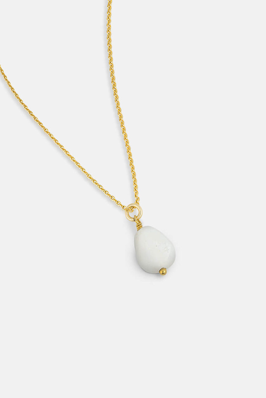 One-and-Eight-SS26-Grey-Ground-Portrait-Images-2958 GV Crystal Quartz Necklace Product1