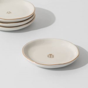 One-and-Eight-AW25-2757 2842 Gold Star Trinket Dish Gold Present Trinket Dish Lifestyle Web Size 1